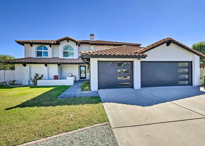 Putting Green, Game Room, Pool! Oasis *