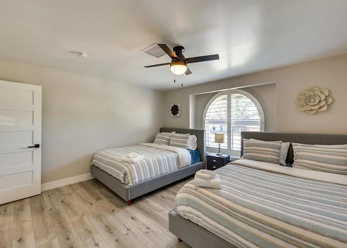 Putting Green, Game Room, Pool! Oasis Ferienhaus Scottsdale