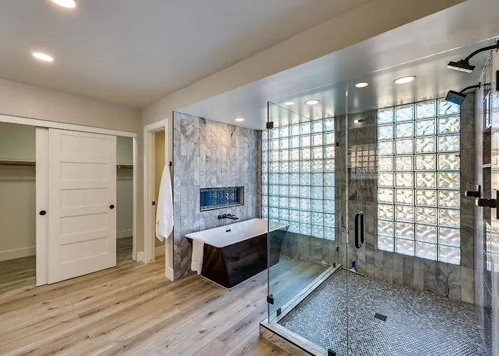 Putting Green, Game Room, Pool! Oasis * Scottsdale