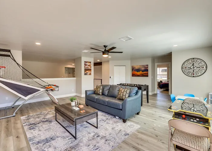 Putting Green, Game Room, Pool! Oasis Scottsdale