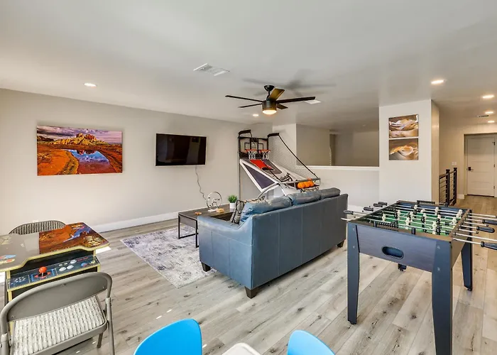 Putting Green, Game Room, Pool! Oasis